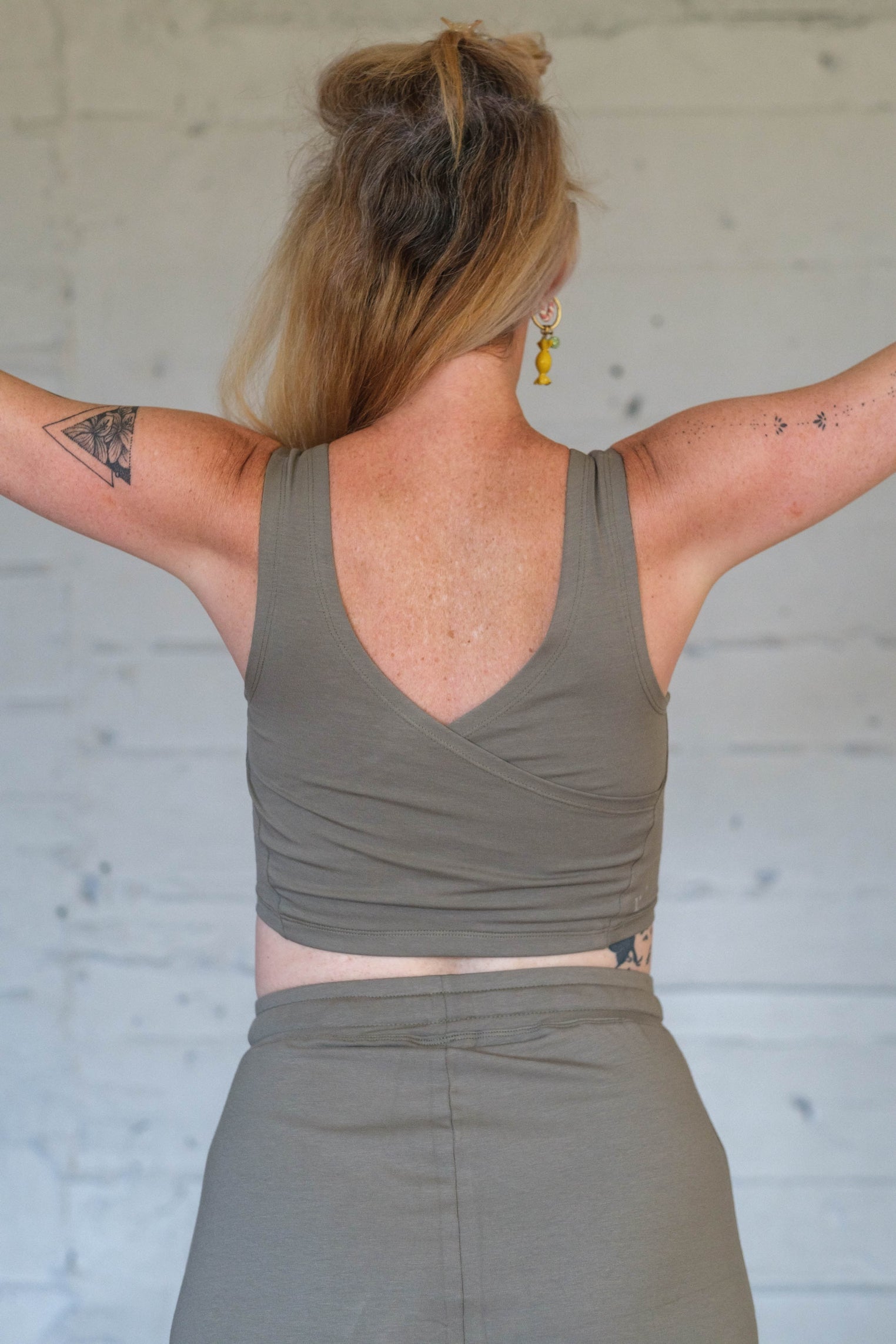 I'mPerfect Soft Modal V Back Cropped Top 50%off