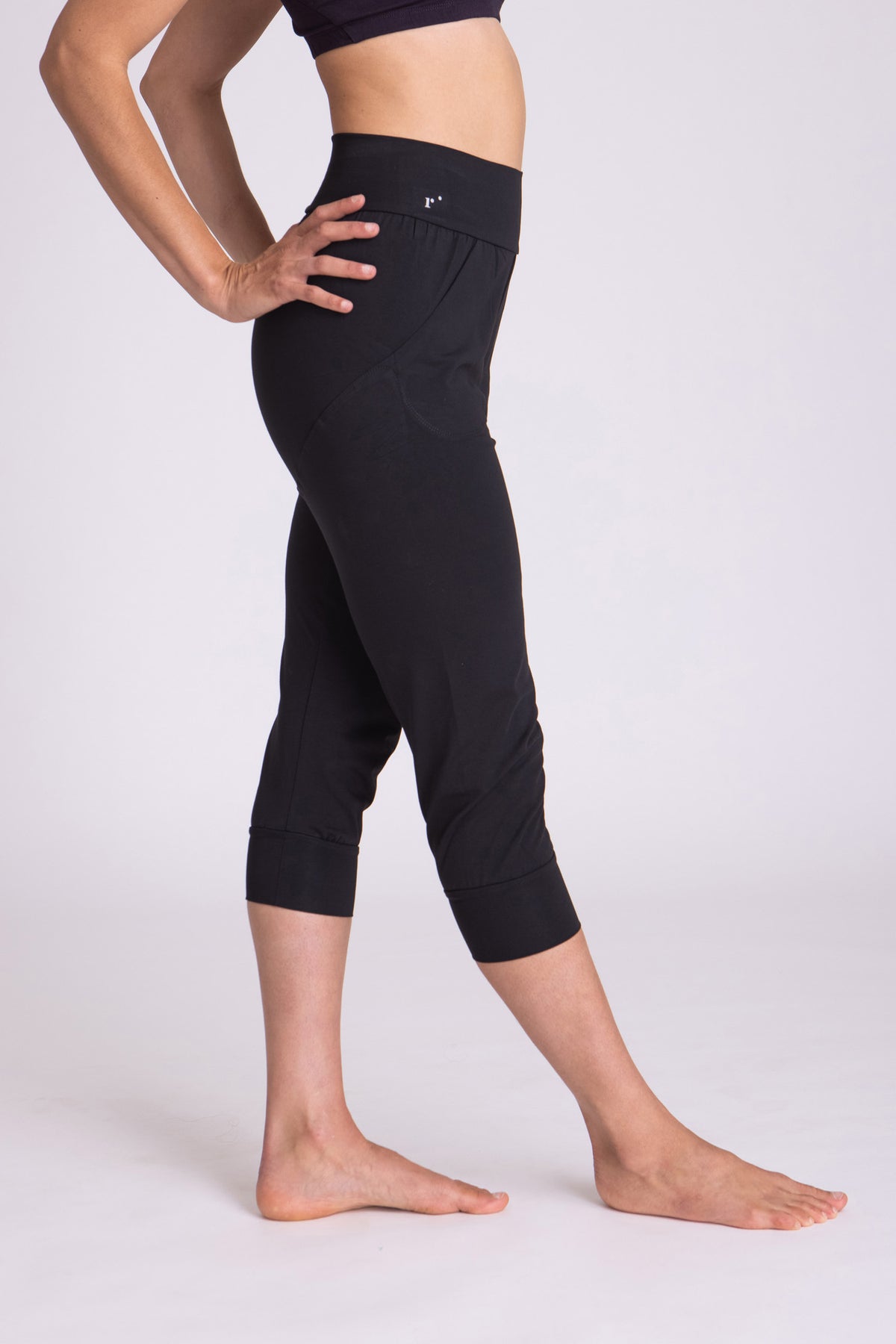 I&#39;mPerfect Slouchy Capri Pants 25%off