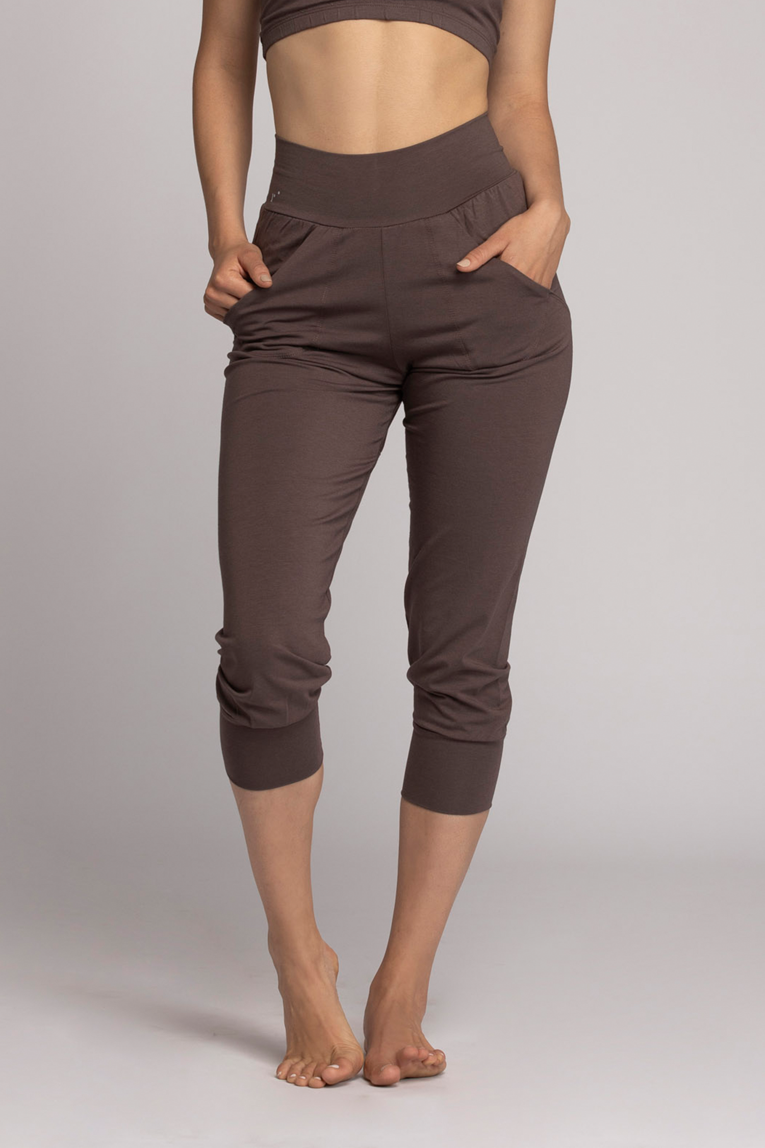 パンツ [FRECKLE]  capri pants roswear Women's Capri Pants Mid Rise Skinny Ripped Stretchy