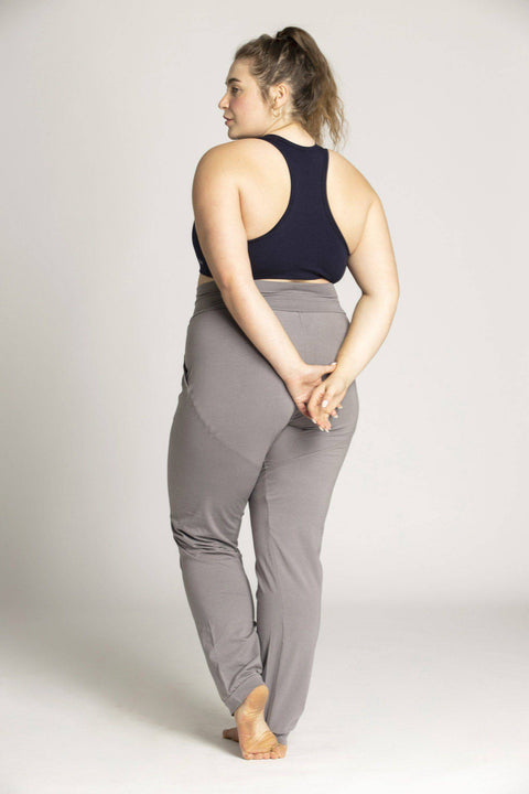 Buy HRX By Hrithik Roshan Women Navy Solid Regular Fit Yoga Track Pants -  Track Pants for Women 8905353 | Myntra